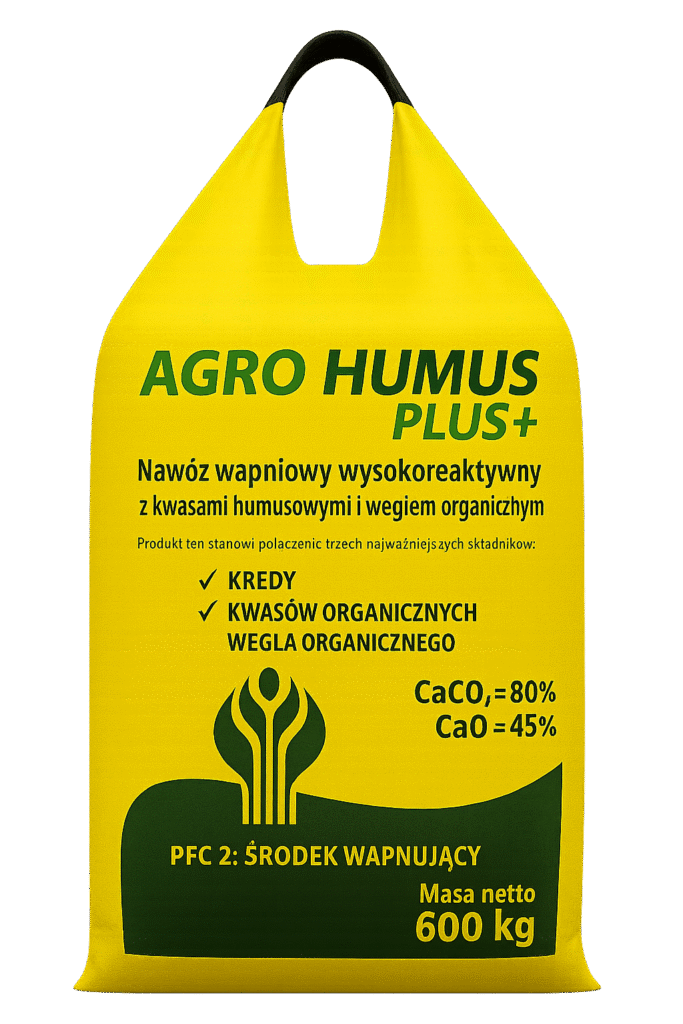 Nawóz granulowany Agro-Group stosowany na polu uprawnym